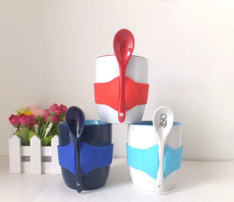 10 Oz Coffee mug and spoon with silicone grip