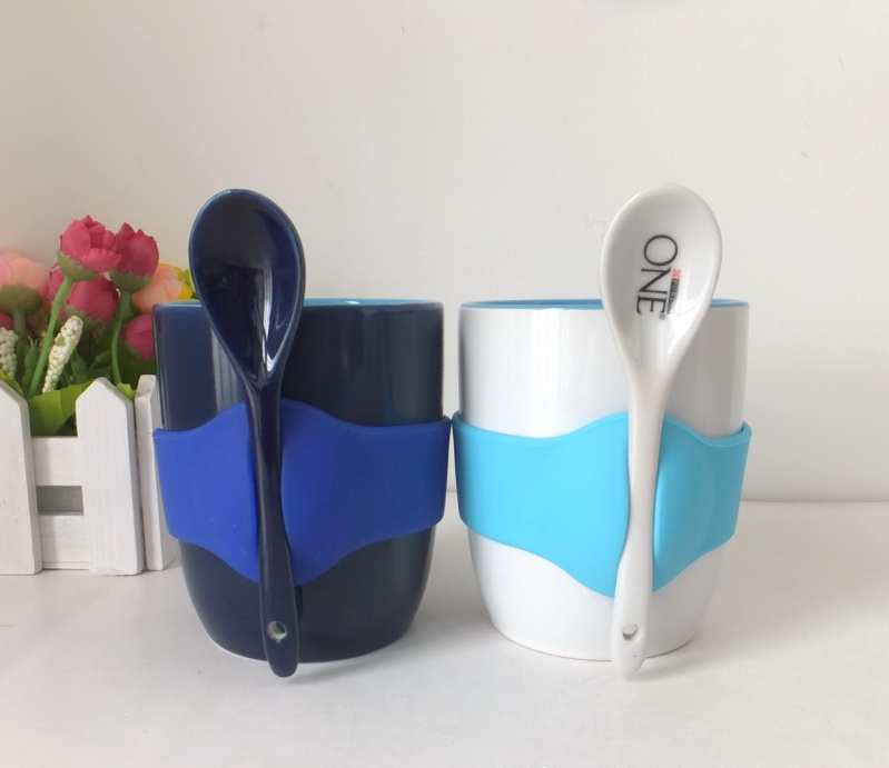 10 Oz Coffee mug and spoon with silicone grip