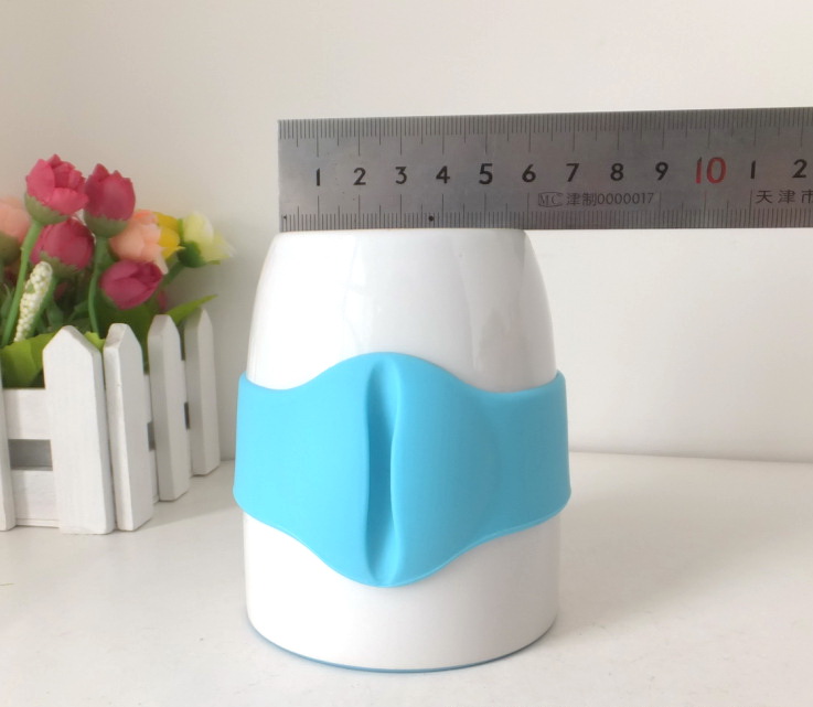 10 Oz Coffee mug and spoon with silicone grip