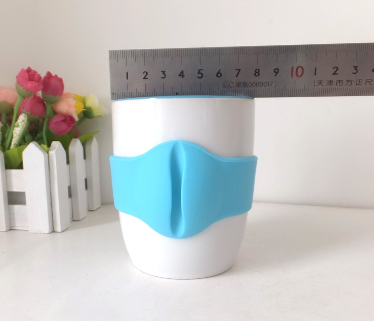 10 Oz Coffee mug and spoon with silicone grip